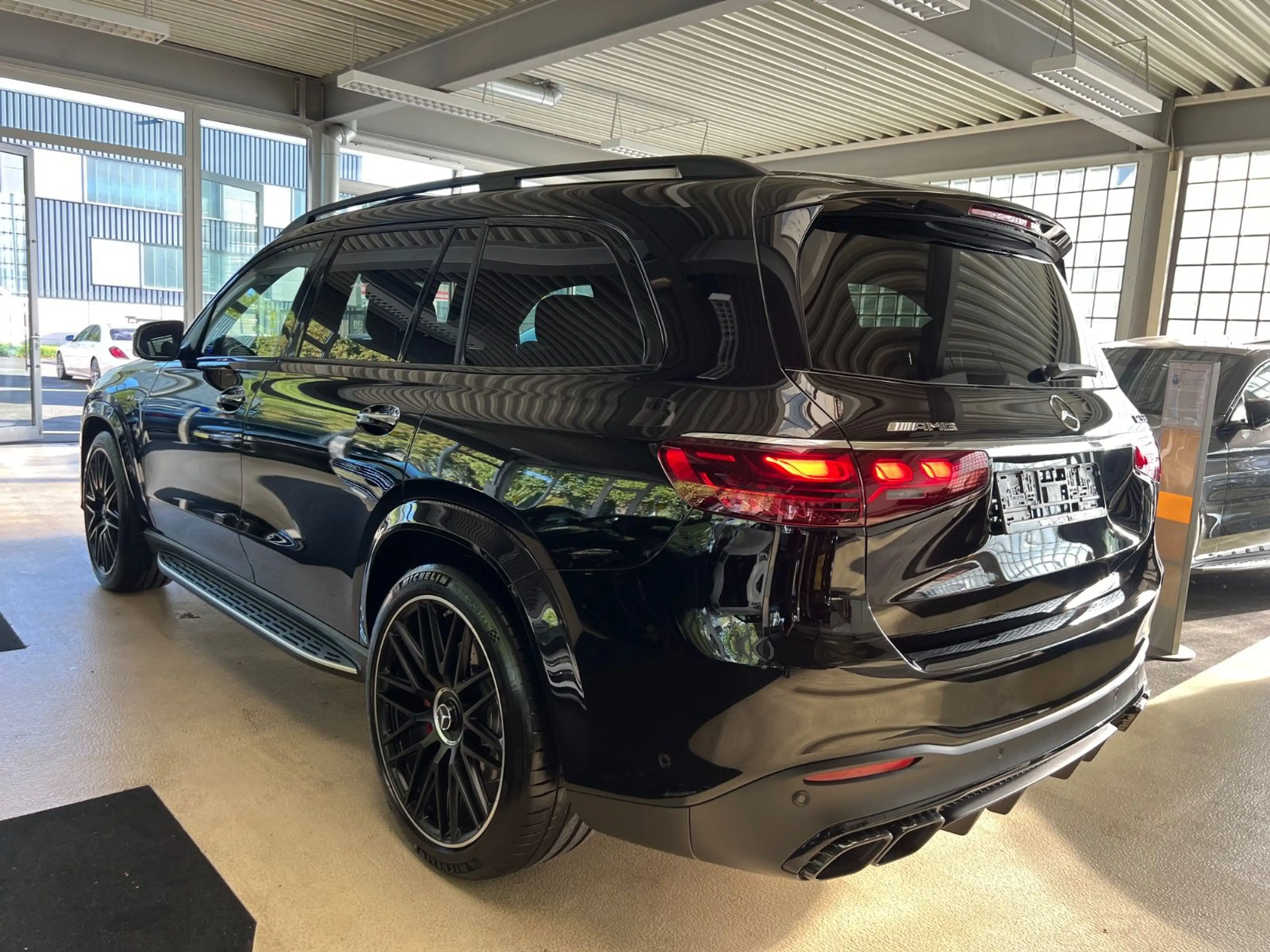 Mercedes-Benz GLS 63 AMG AMG 4 Matic*CARBON*3D BURMESTER*NEUWERTIG — photo 7