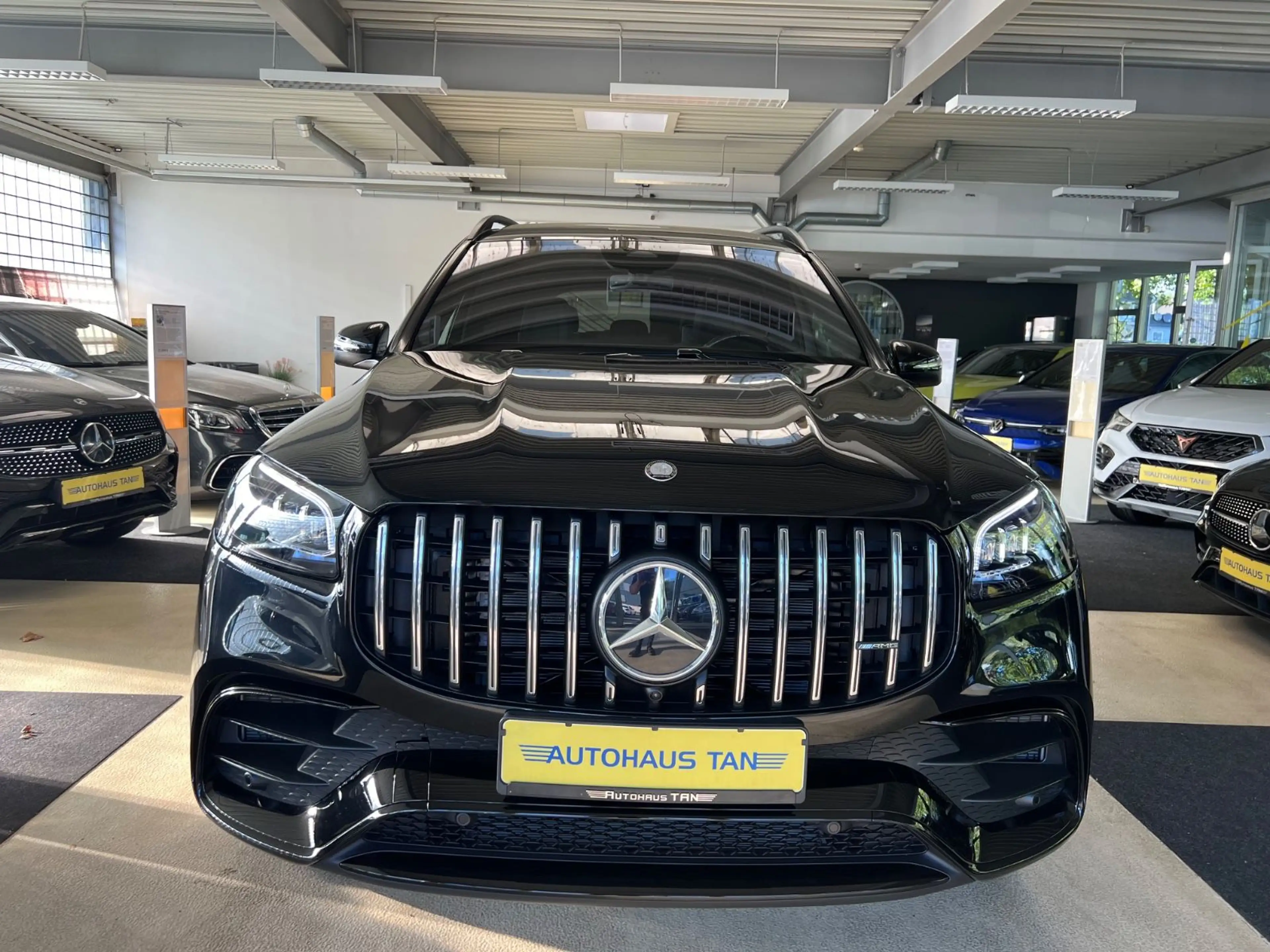 Mercedes-Benz GLS 63 AMG AMG 4 Matic*CARBON*3D BURMESTER*NEUWERTIG — photo 2