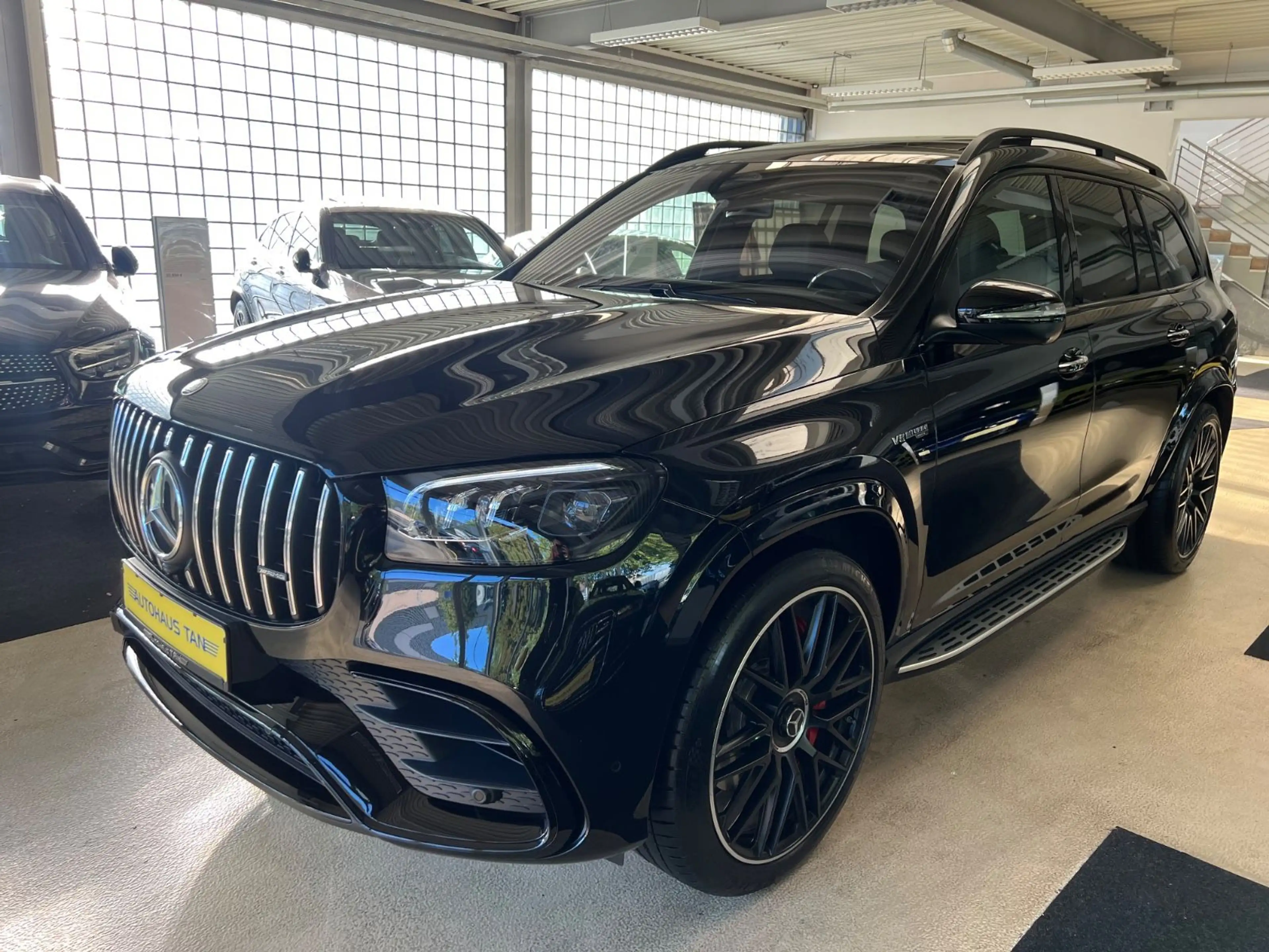 Mercedes-Benz GLS 63 AMG AMG 4 Matic*CARBON*3D BURMESTER*NEUWERTIG — photo 9