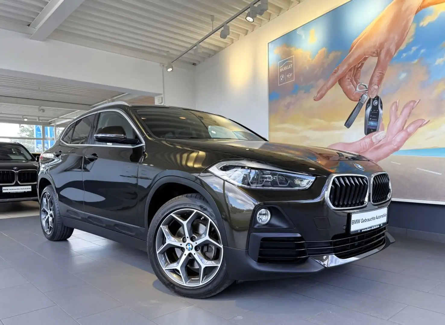BMW X2 sDr.18i Aut. LED+AHK+STANDHZ+TEMP+SITZH+NAVI Braun - 2