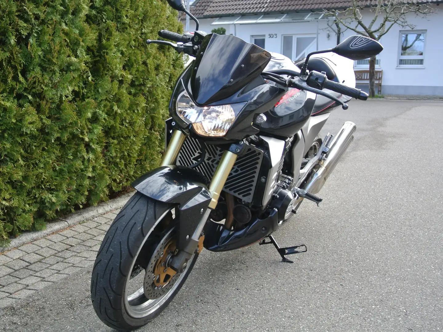 Kawasaki Z 1000 Negro - 2