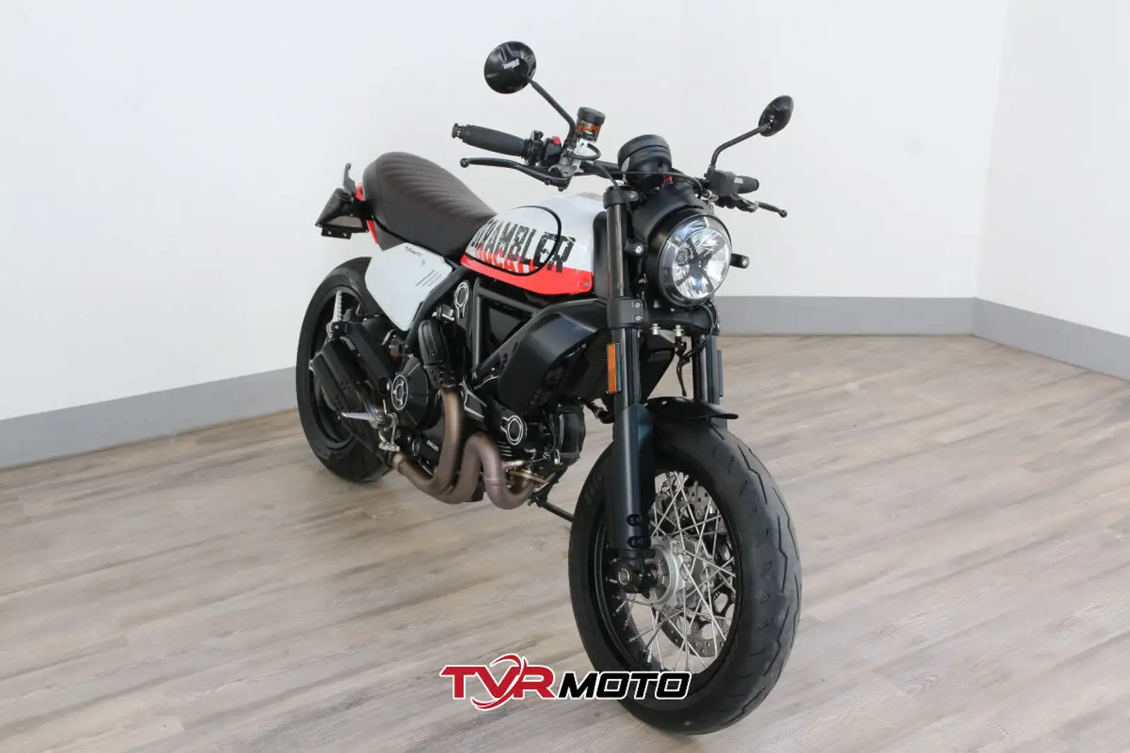 Ducati Scrambler Scrambler 800 Urban Motard (2022) - 1