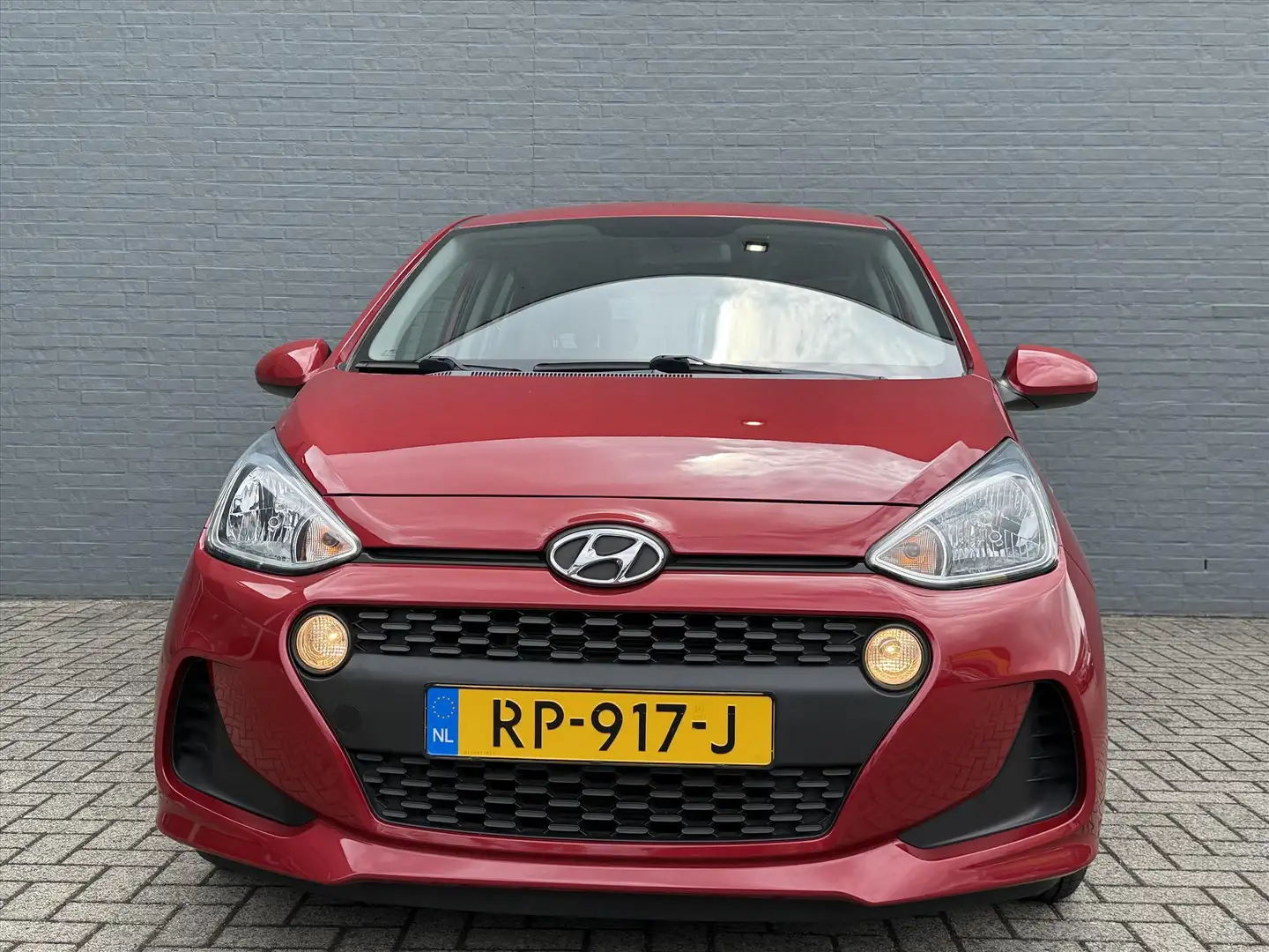 Hyundai i10 Comfort | Airco I Cruise Control | Limiter | Aux & Rouge - 2