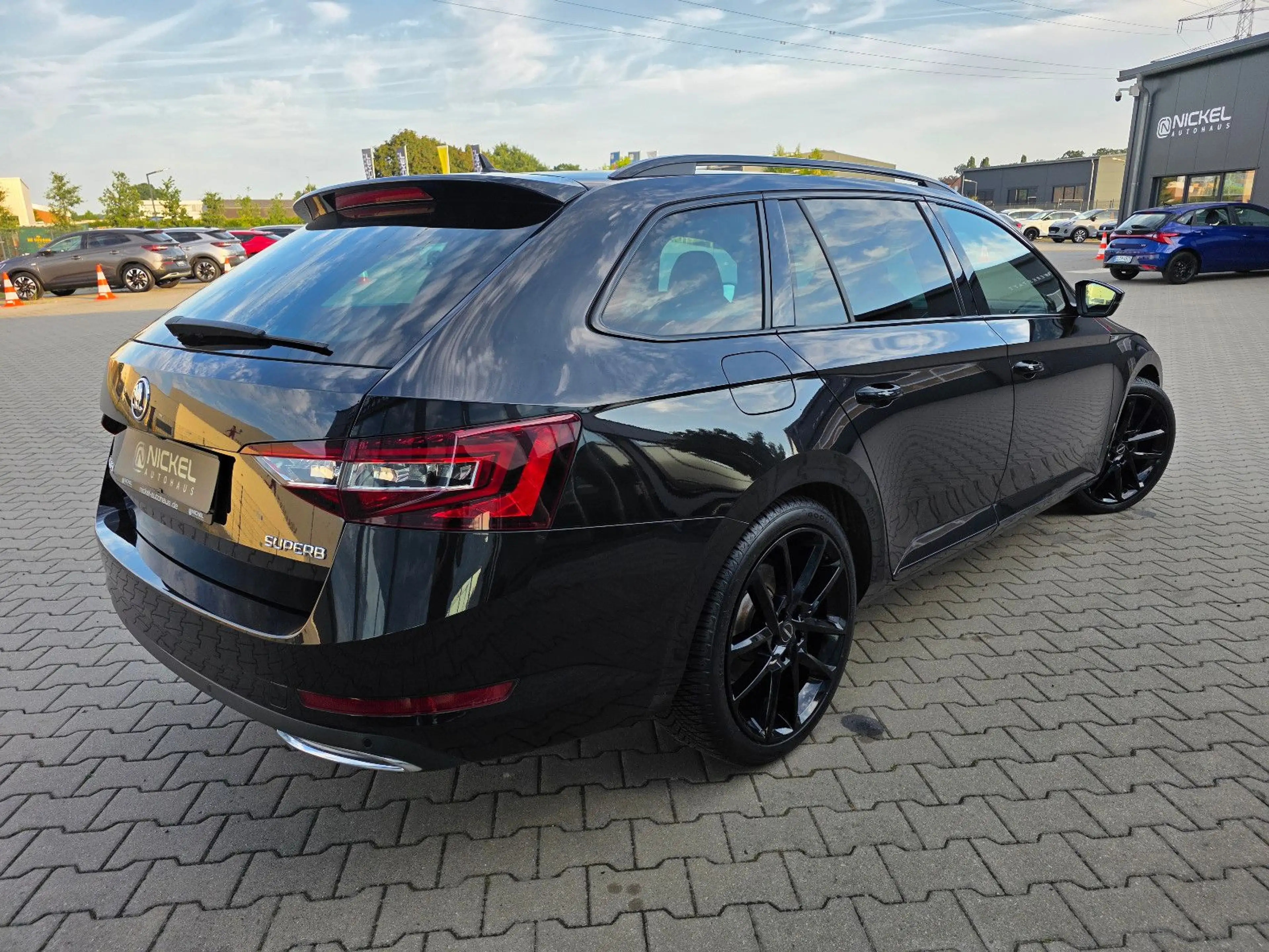 Skoda Superb Combi — photo 4