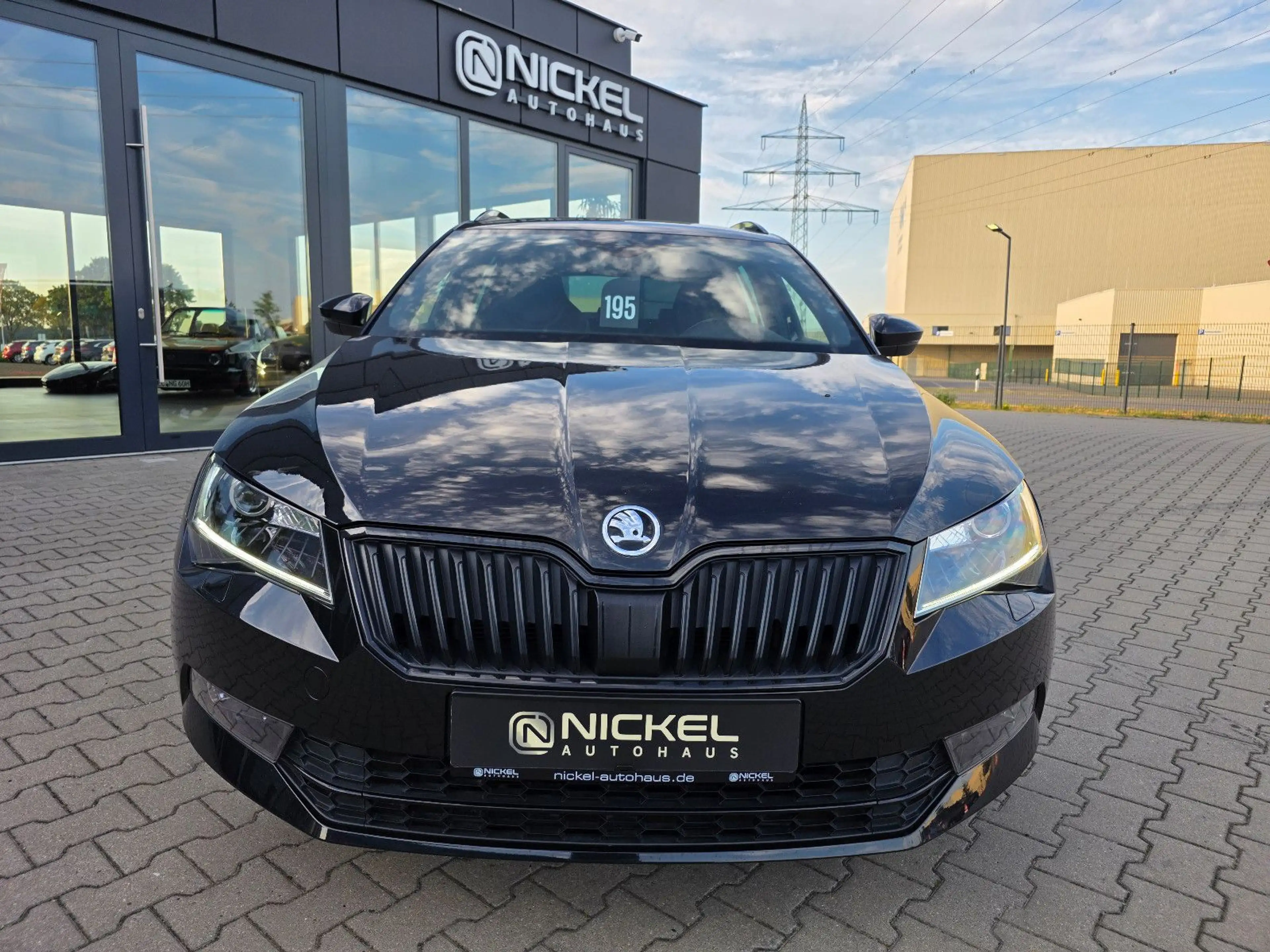 Skoda Superb Combi — photo 9