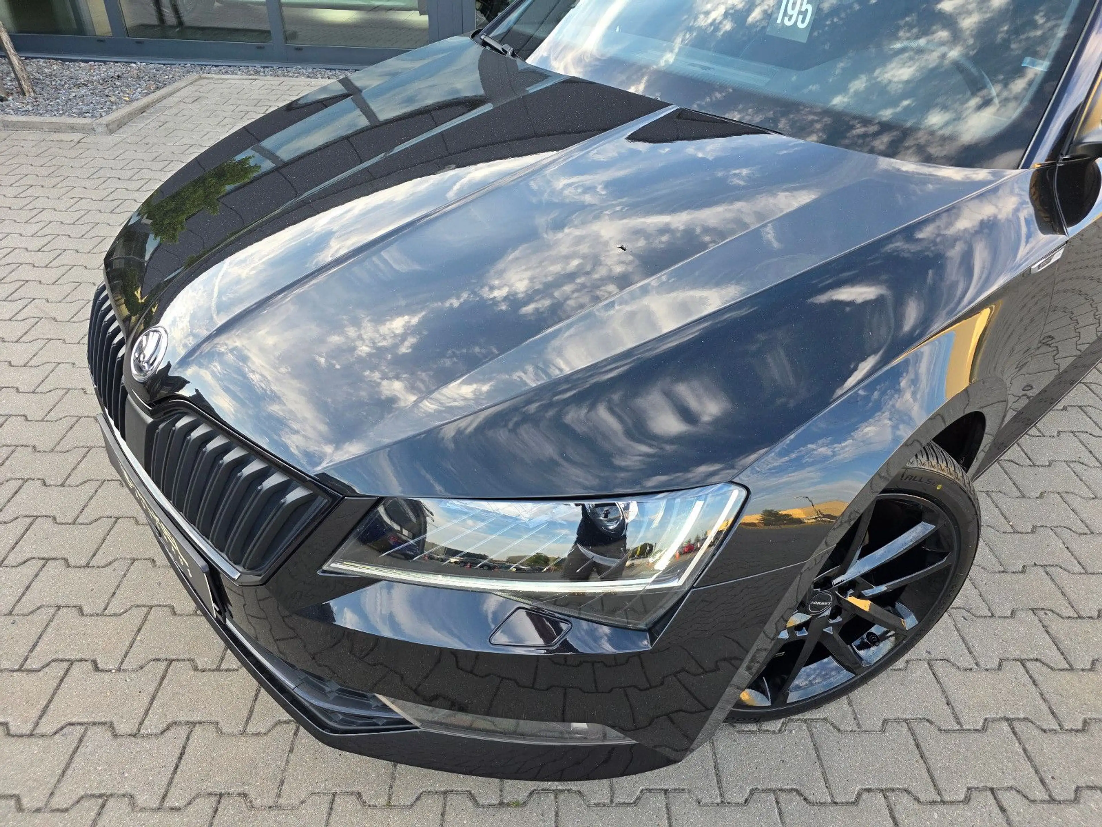 Skoda Superb Combi — photo 3