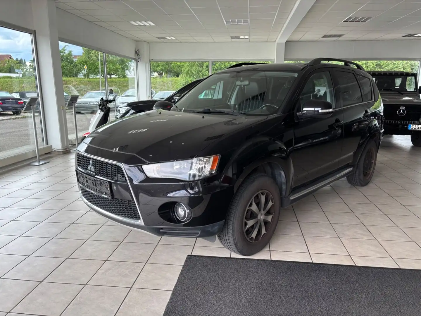Mitsubishi Outlander Edition 2WD Klima AHK Negru - 1