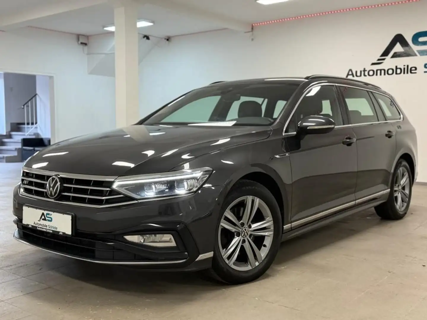 Volkswagen Passat 2.0 TDi R-line DSG Navi/Leder/Matrix/AHK Grau - 2