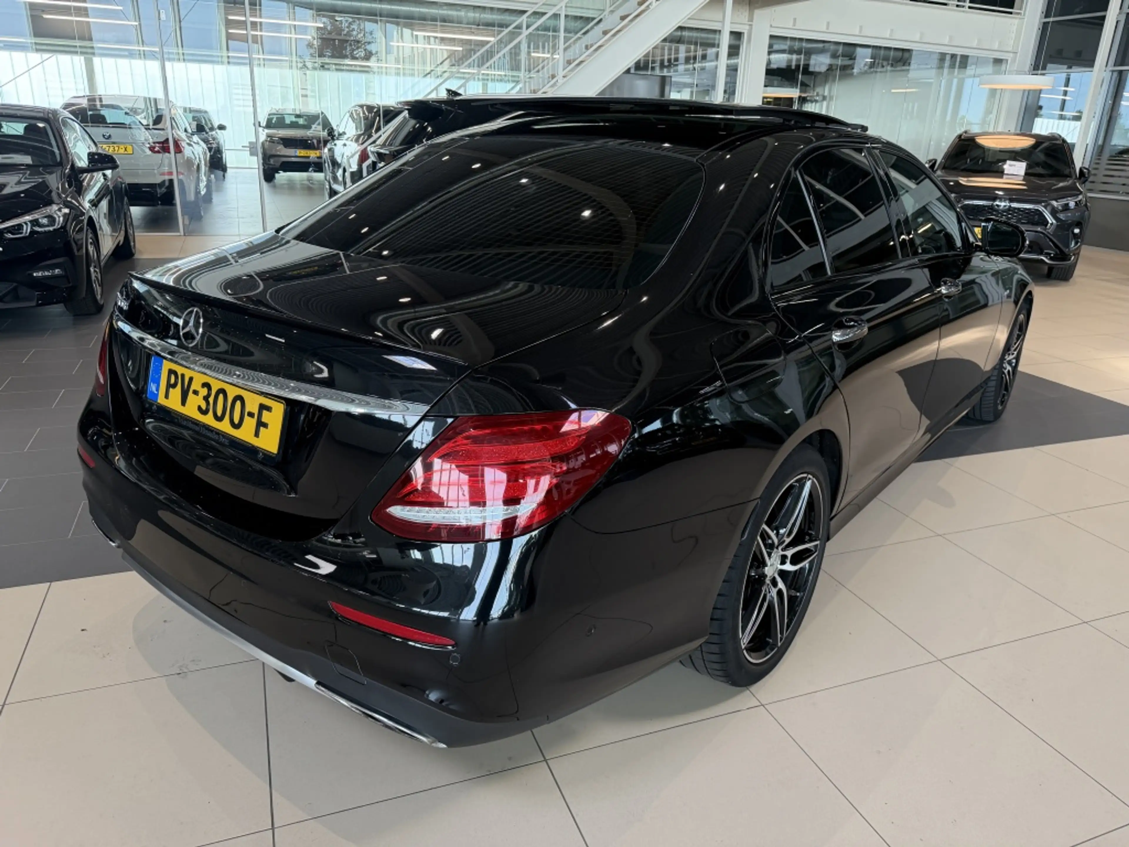 Mercedes-Benz E 43 AMG 4M. Premium — photo 7