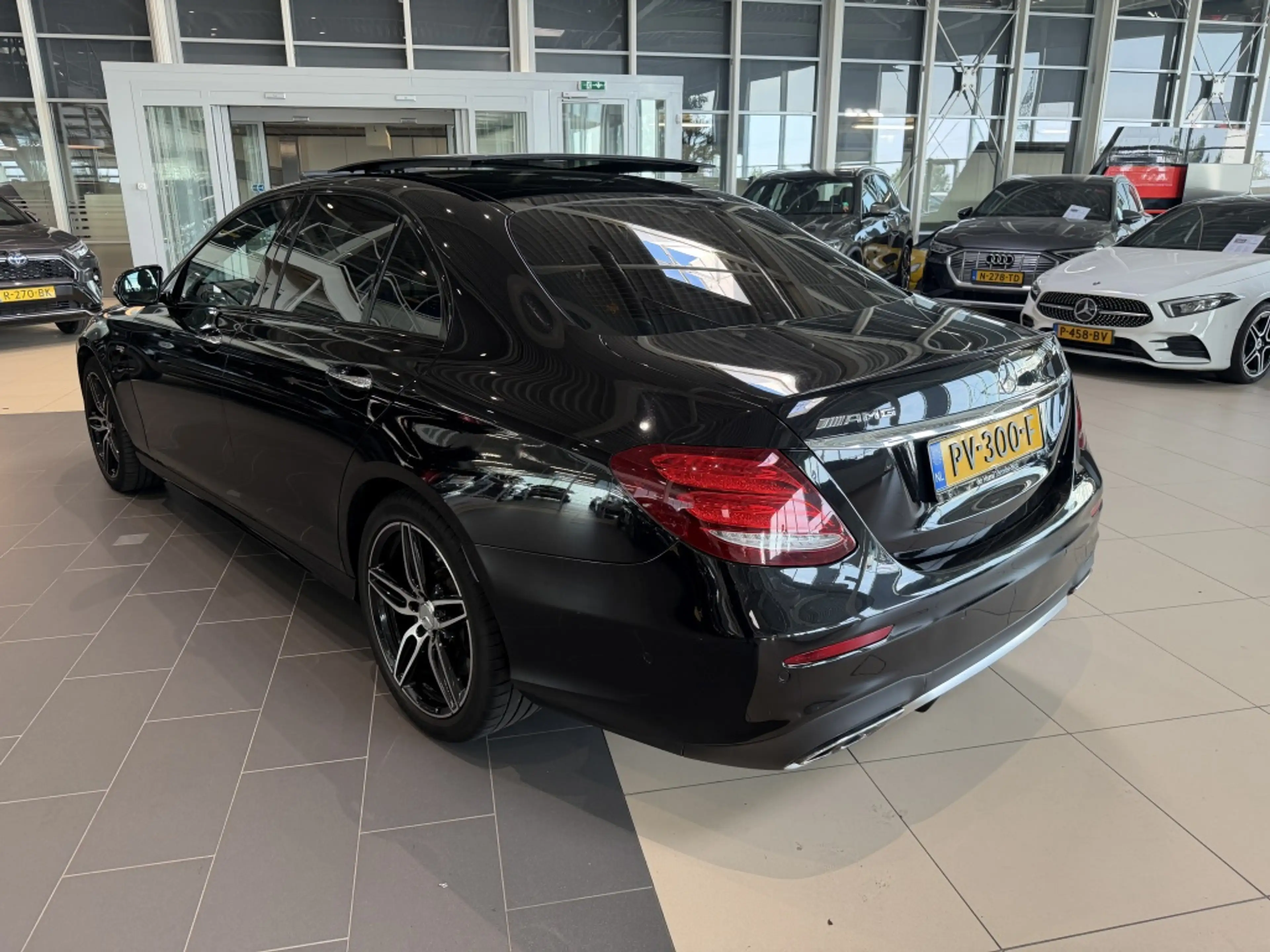 Mercedes-Benz E 43 AMG 4M. Premium — photo 8