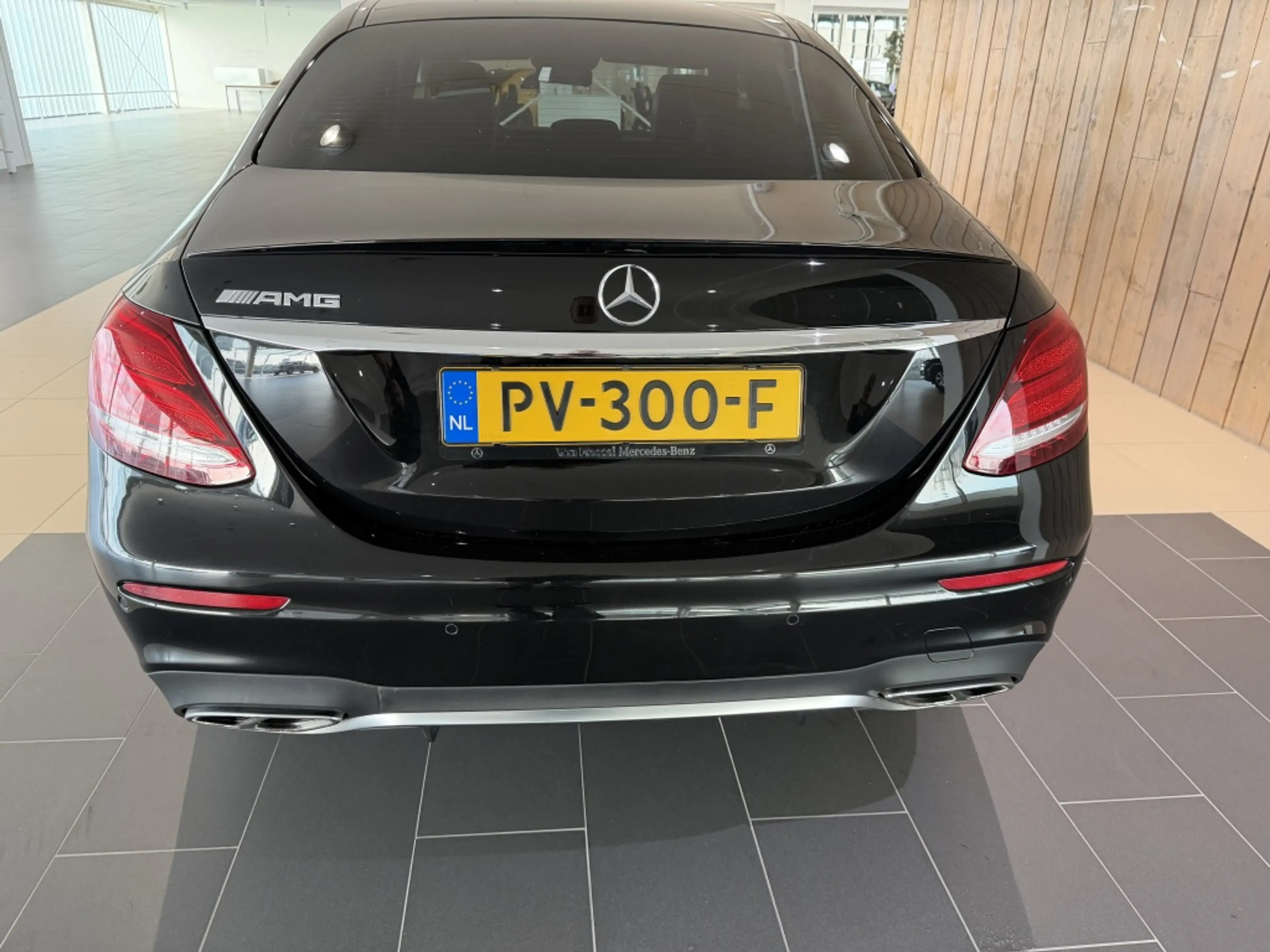 Mercedes-Benz E 43 AMG 4M. Premium — photo 4