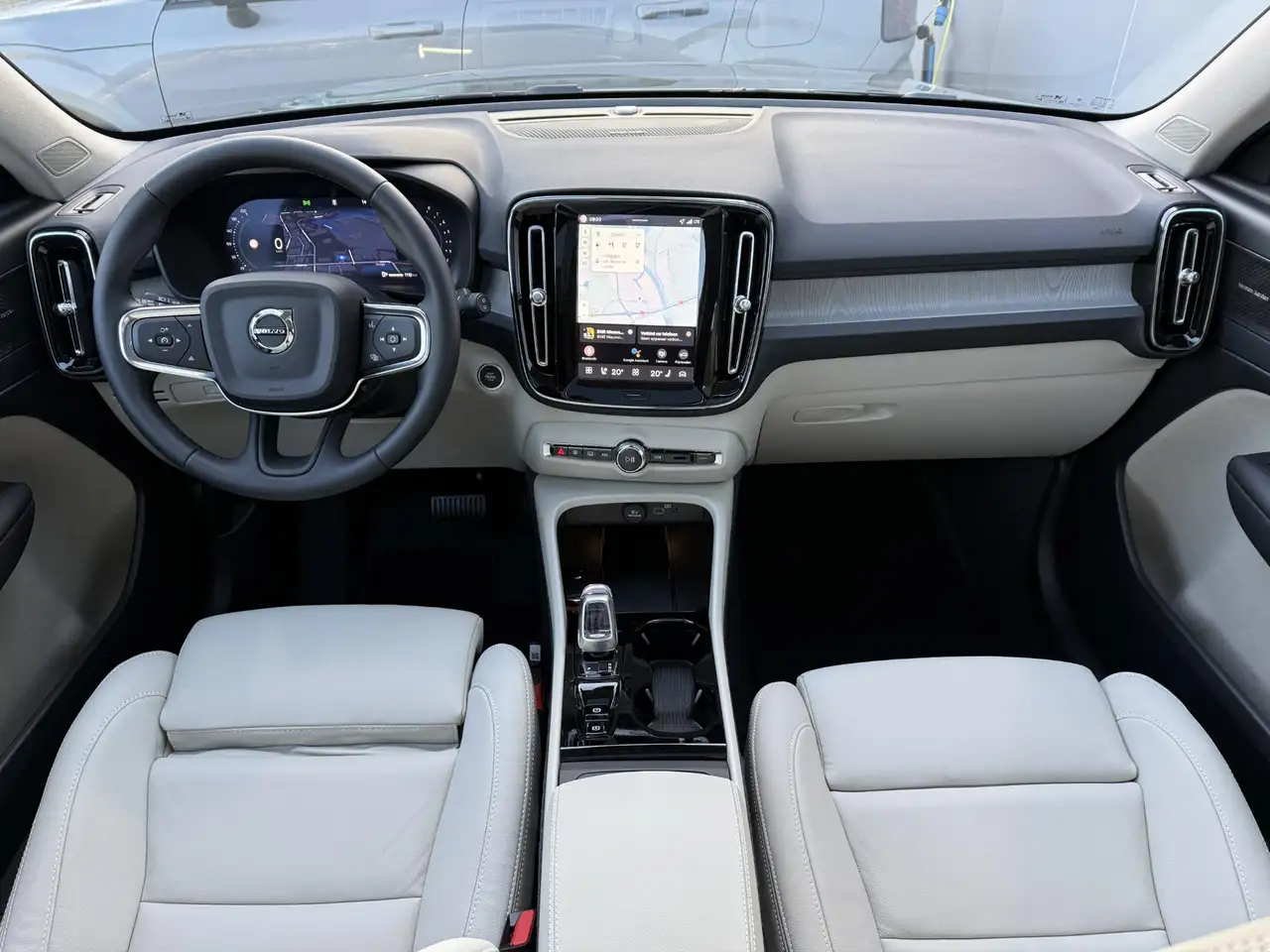 Volvo XC40 2026