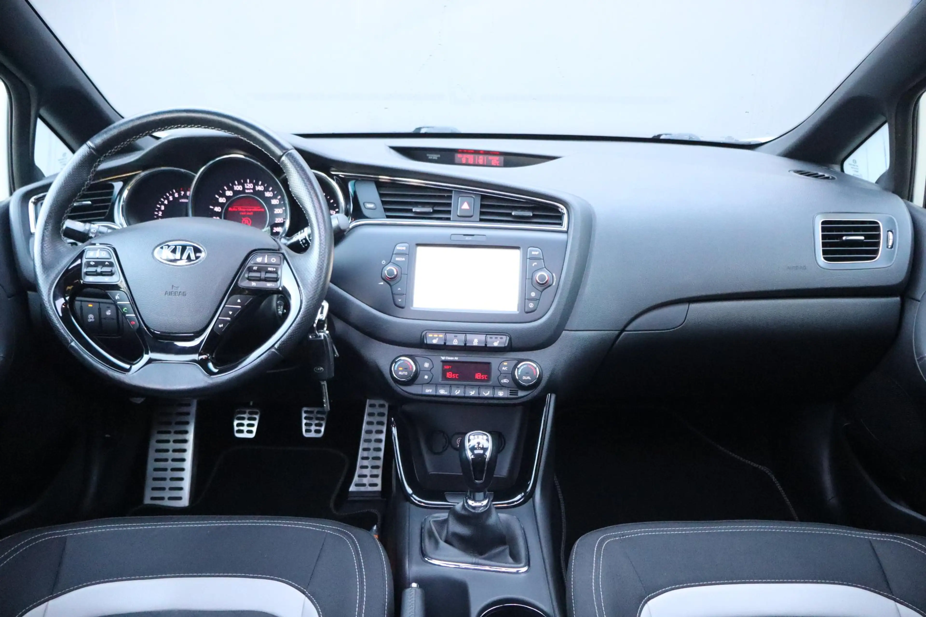 Kia Ceed SW / cee'd SW Sportswagon 1.0 T-GDi GT-Line Summer Edition | Ele — photo 3