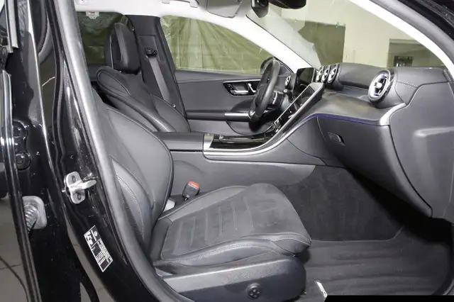 Mercedes-Benz C-Class view 6