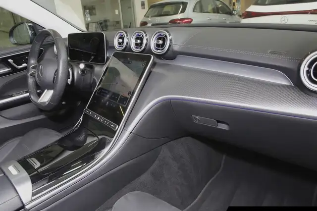 Mercedes-Benz C-Class view 7