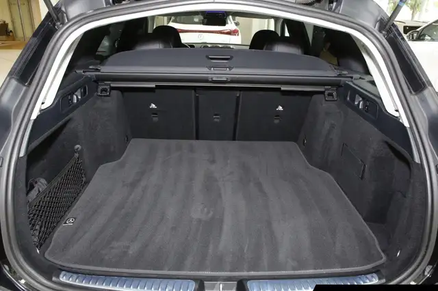 Mercedes-Benz C-Class view 15