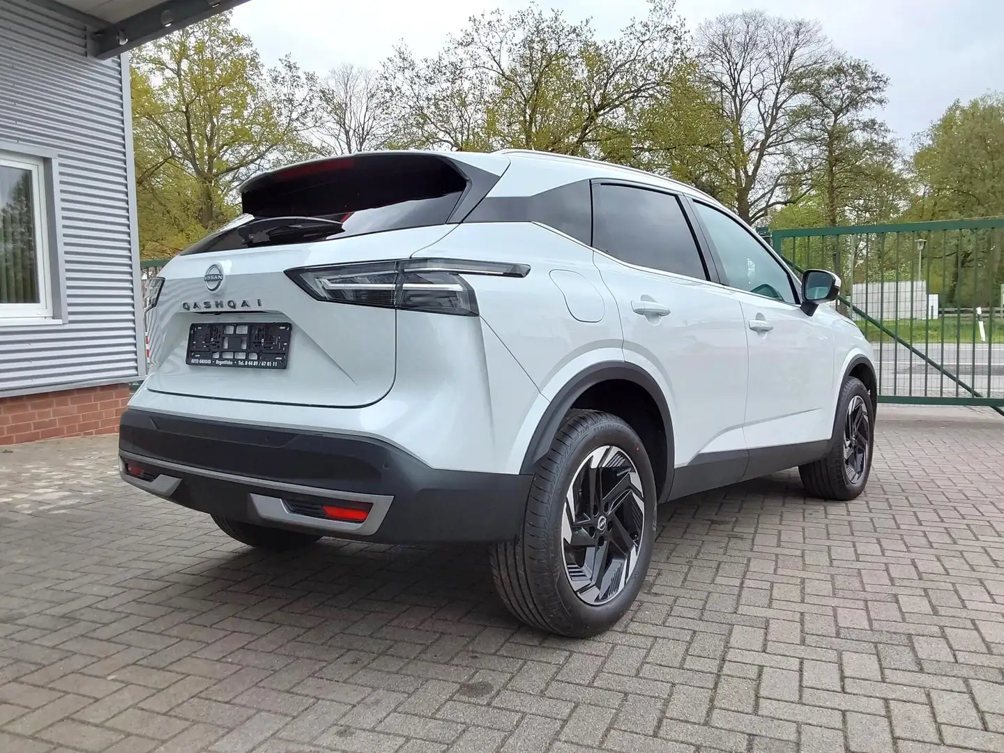 Nissan Qashqai 1.3 DIG-T Mild Hybrid N-Connecta ACC/SHZ/LED/NA... Weiß - 2