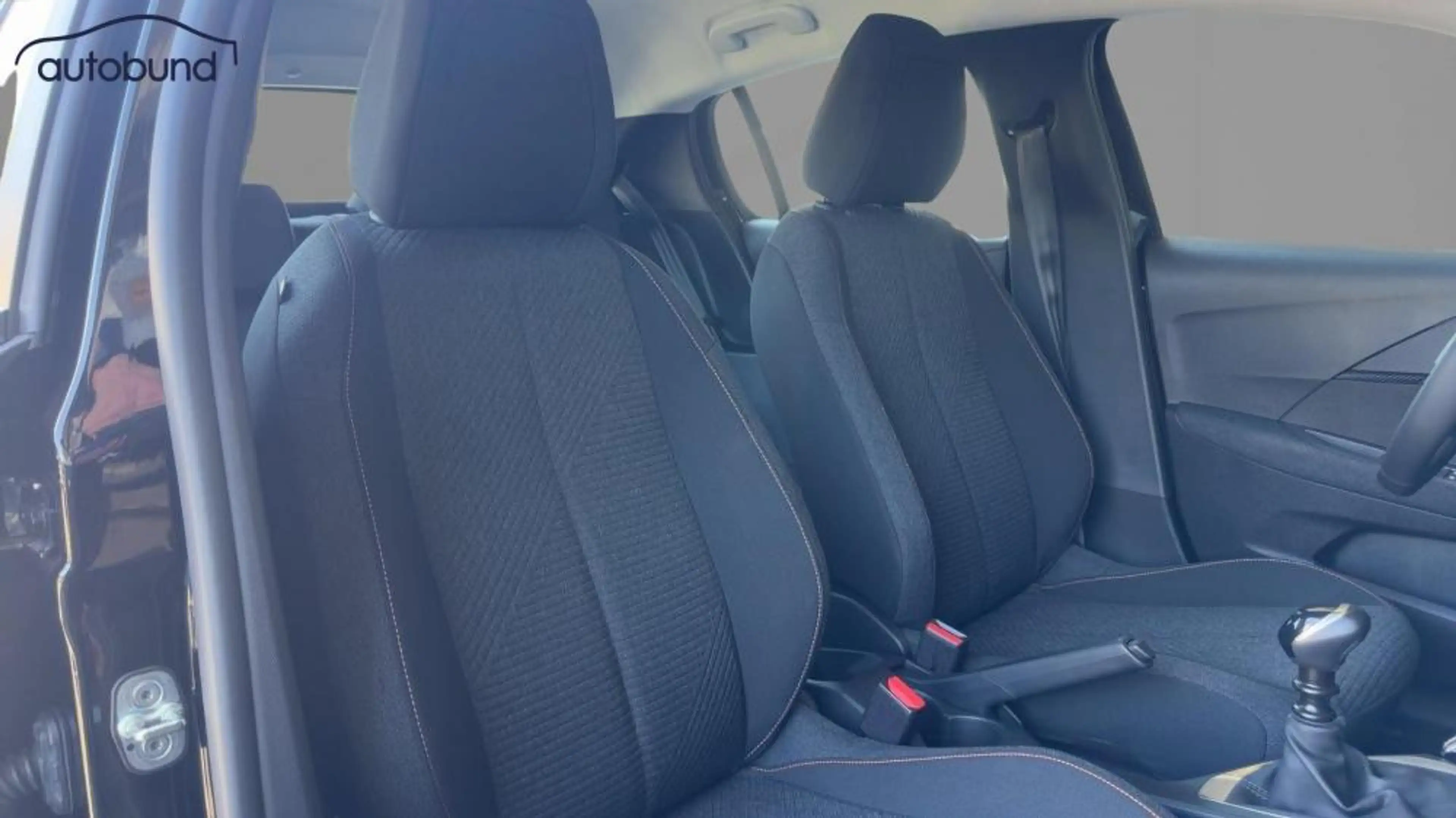 Peugeot 208 II 1,2l Turbo Style Link PDC SHA Shz — photo 6