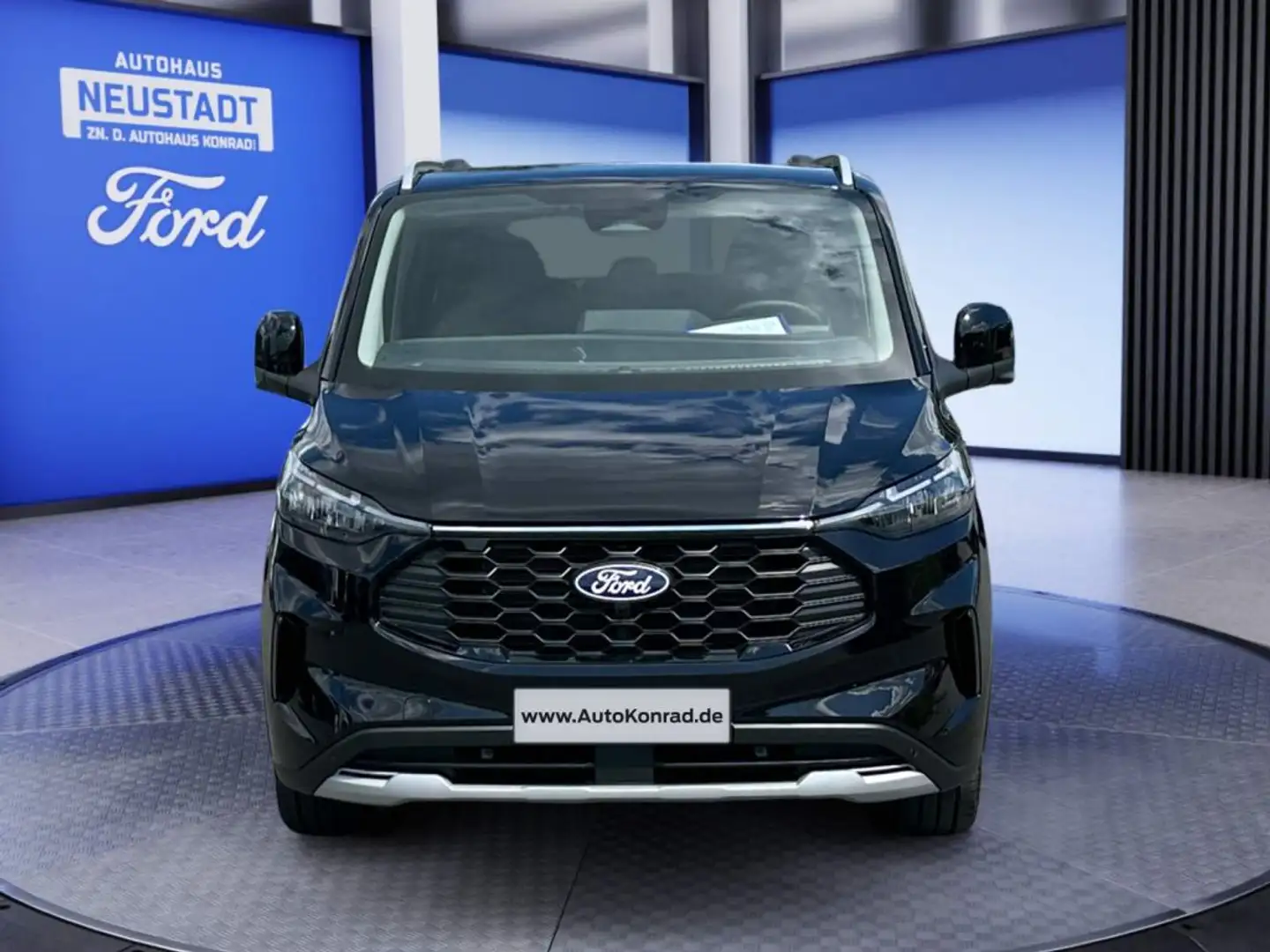 Ford Tourneo Custom Tourneo Custom 320 L2H1 VA Autm. Active Zwart - 2