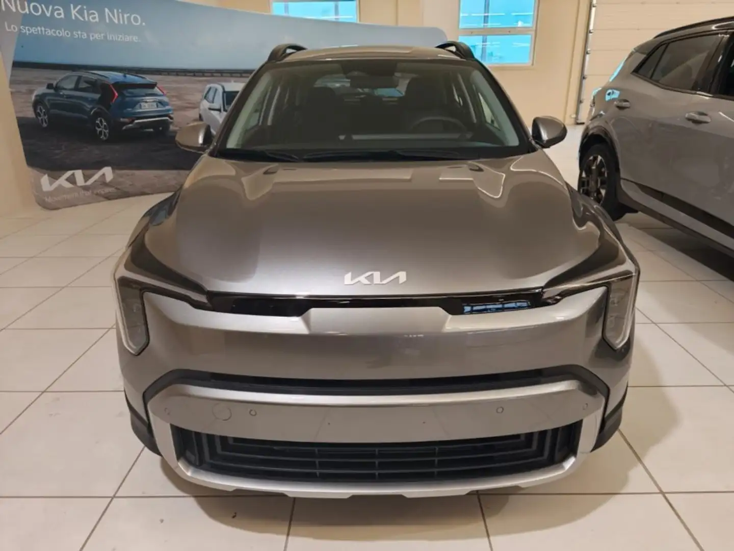 Kia Stonic 1.0 T-GDi 100 CV Urban - PRONTA CONSEGNA Grigio - 2