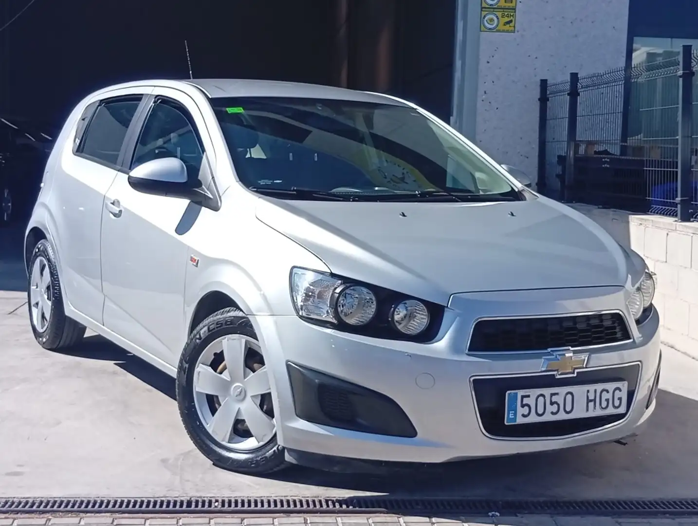 Chevrolet Aveo 1.4 16v LT+ Plateado - 1