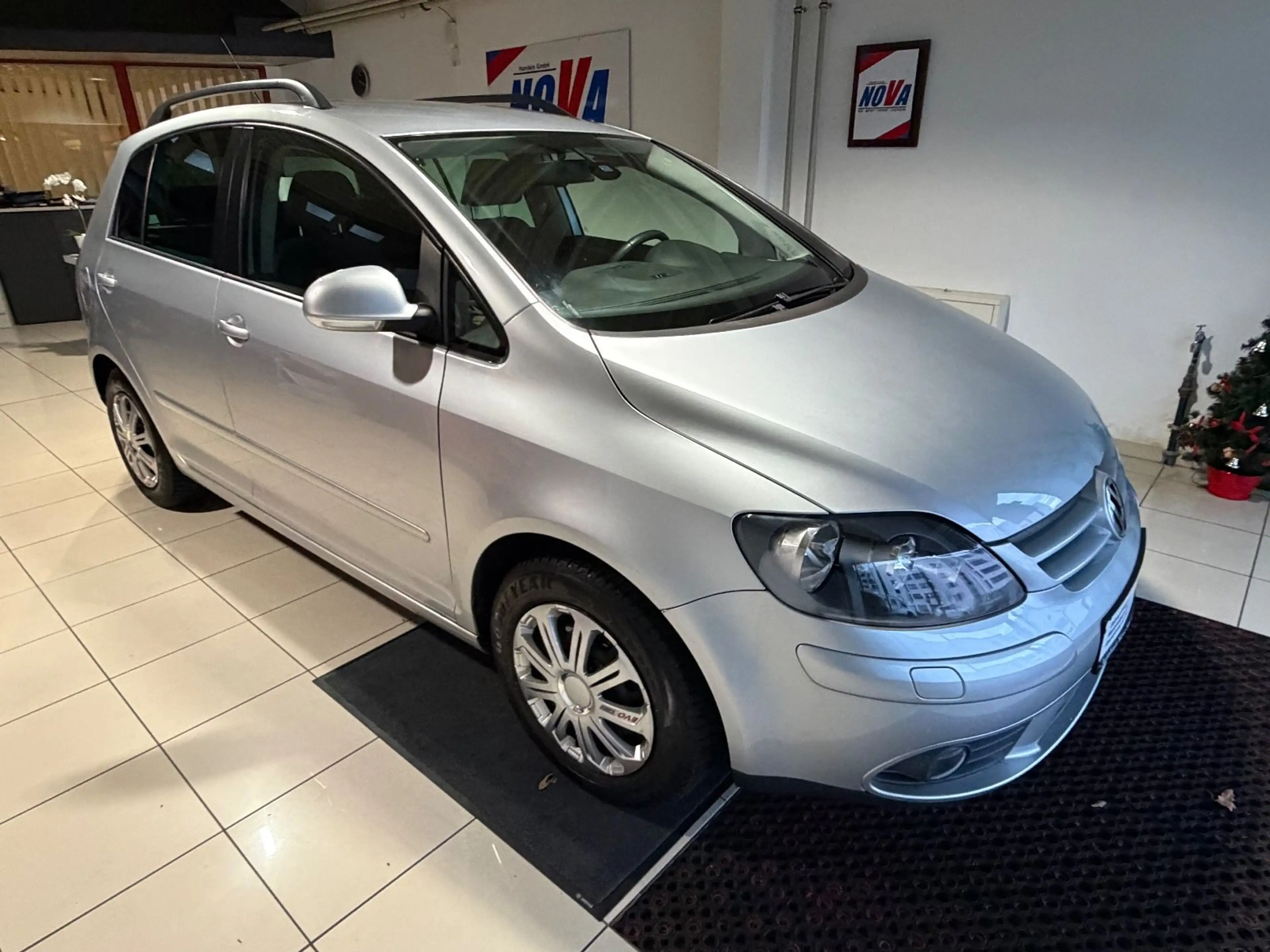 Volkswagen Golf Plus 1.4*1.HAND*TÜV NEU*SZH*S-HEFT*PDC*TOP — photo 2