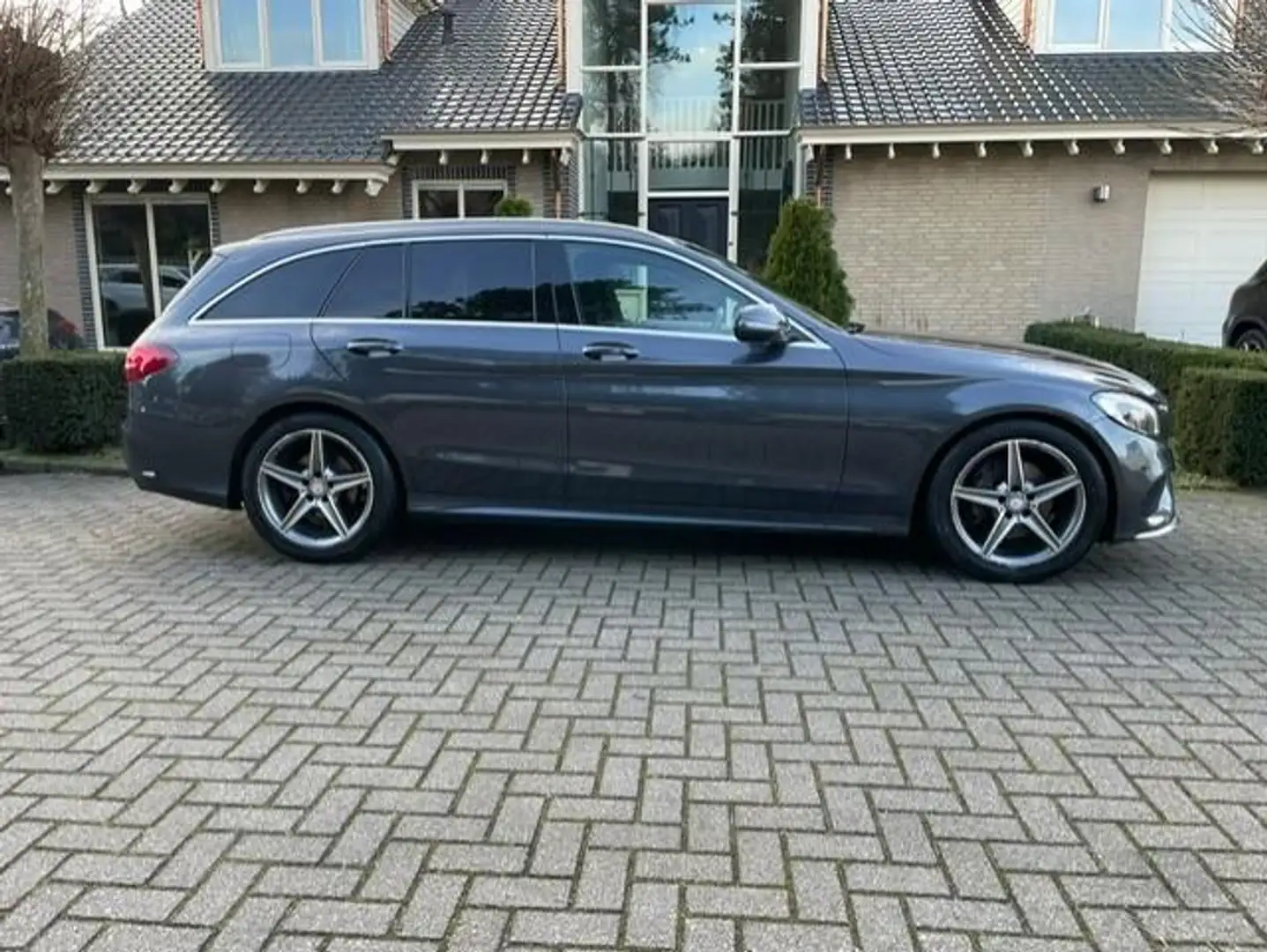 Mercedes-Benz C 200 Estate d AMG LINE NAVI LED PDC Gris - 2