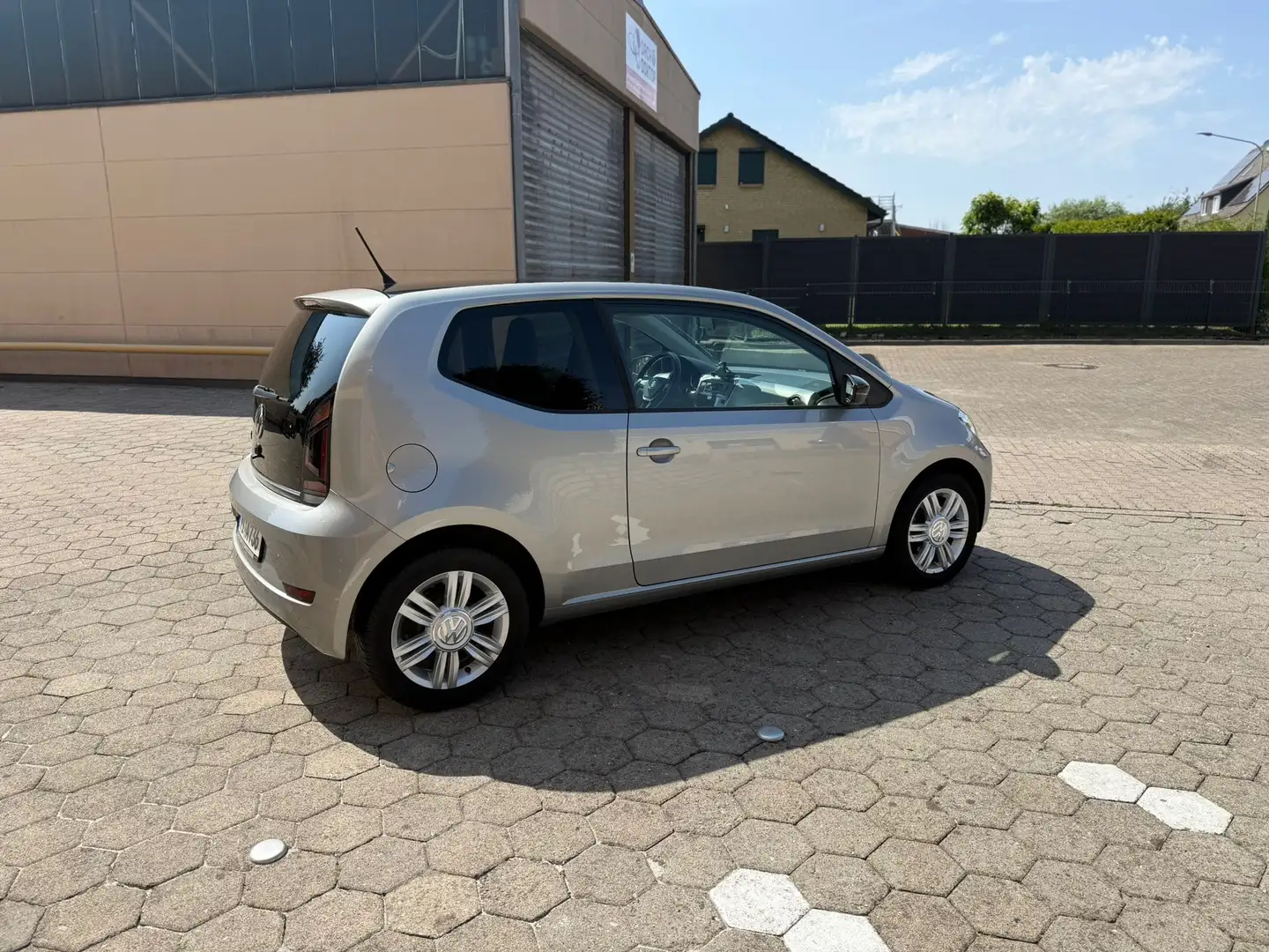 Volkswagen up! high up! BMT/Start-Stopp Grau - 1