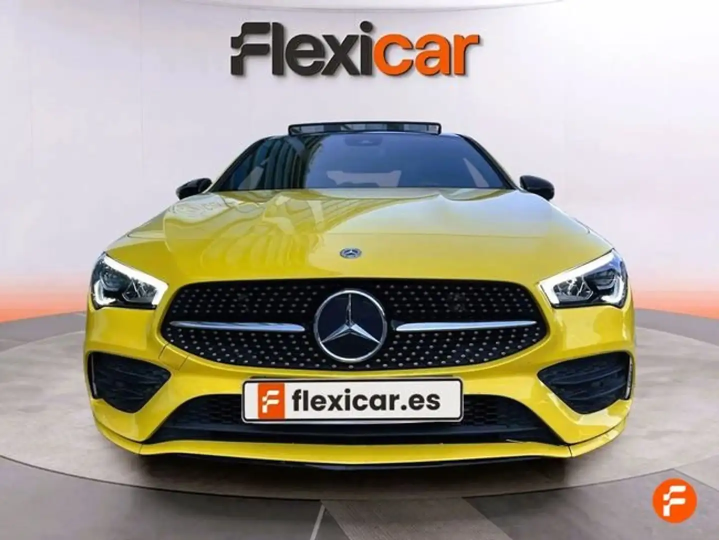 Mercedes-Benz CLA 180 Amarillo - 2