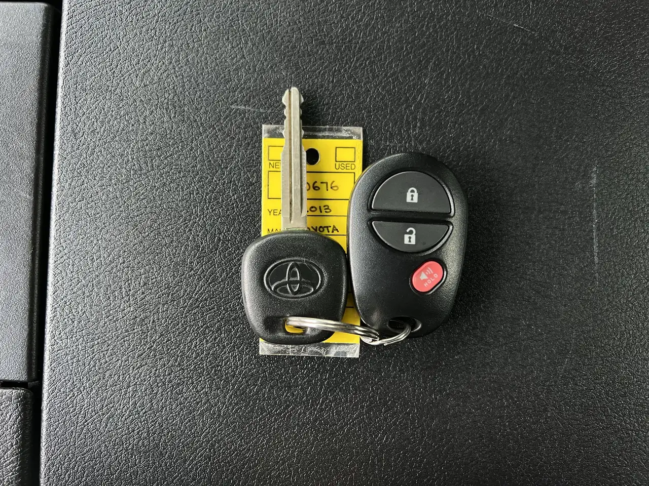 Toyota Tundra снимка Toyota Tundra