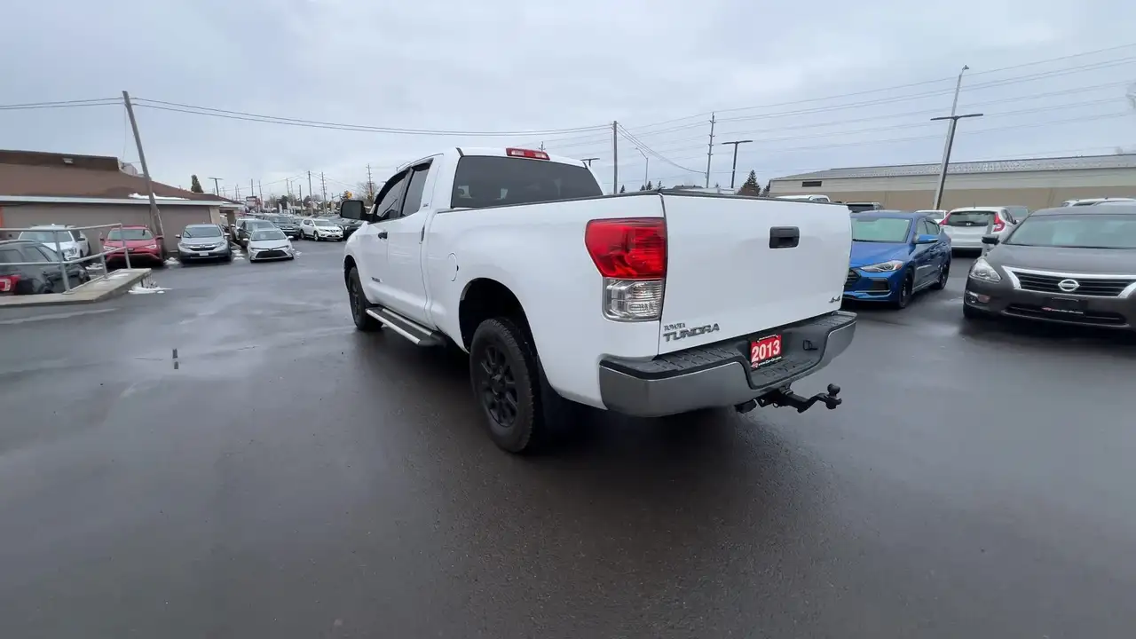 Toyota Tundra снимка Toyota Tundra