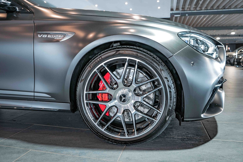 Mercedes-Benz E 63 AMG S Sondermodell Final Edition 1 of 999 — photo 4