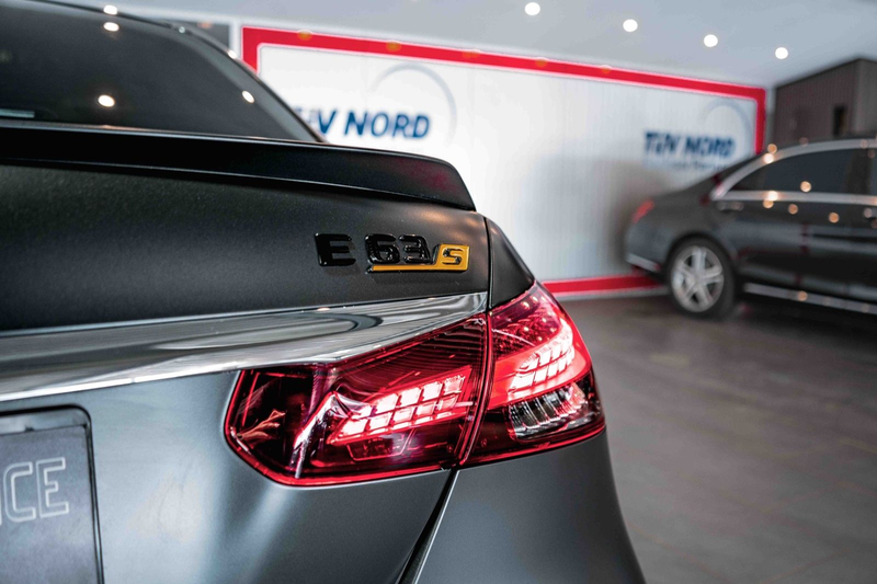 Mercedes-Benz E 63 AMG S Sondermodell Final Edition 1 of 999 — photo 11