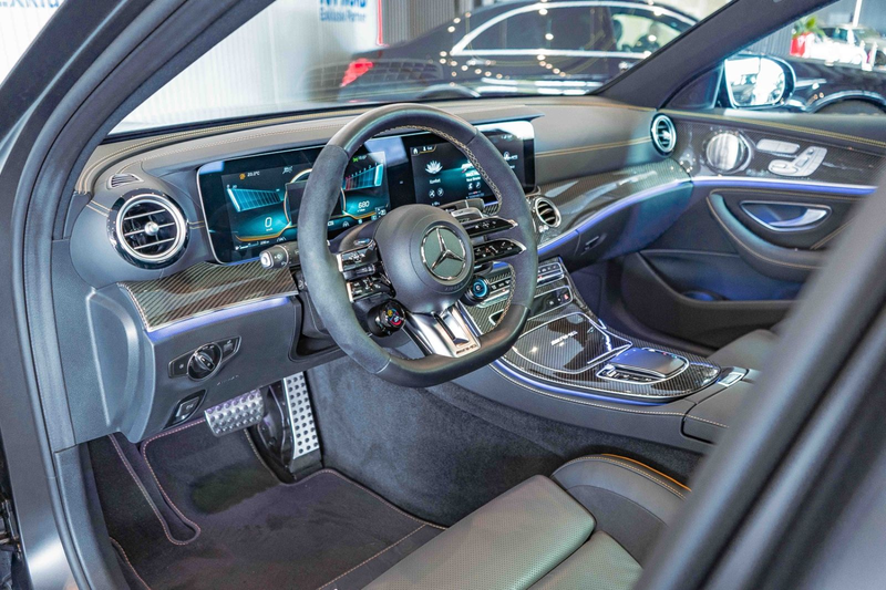 Mercedes-Benz E 63 AMG S Sondermodell Final Edition 1 of 999 — photo 14