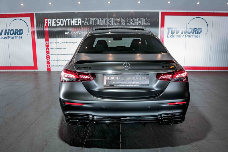 Mercedes-Benz E 63 AMG S Sondermodell Final Edition 1 of 999 — photo 10