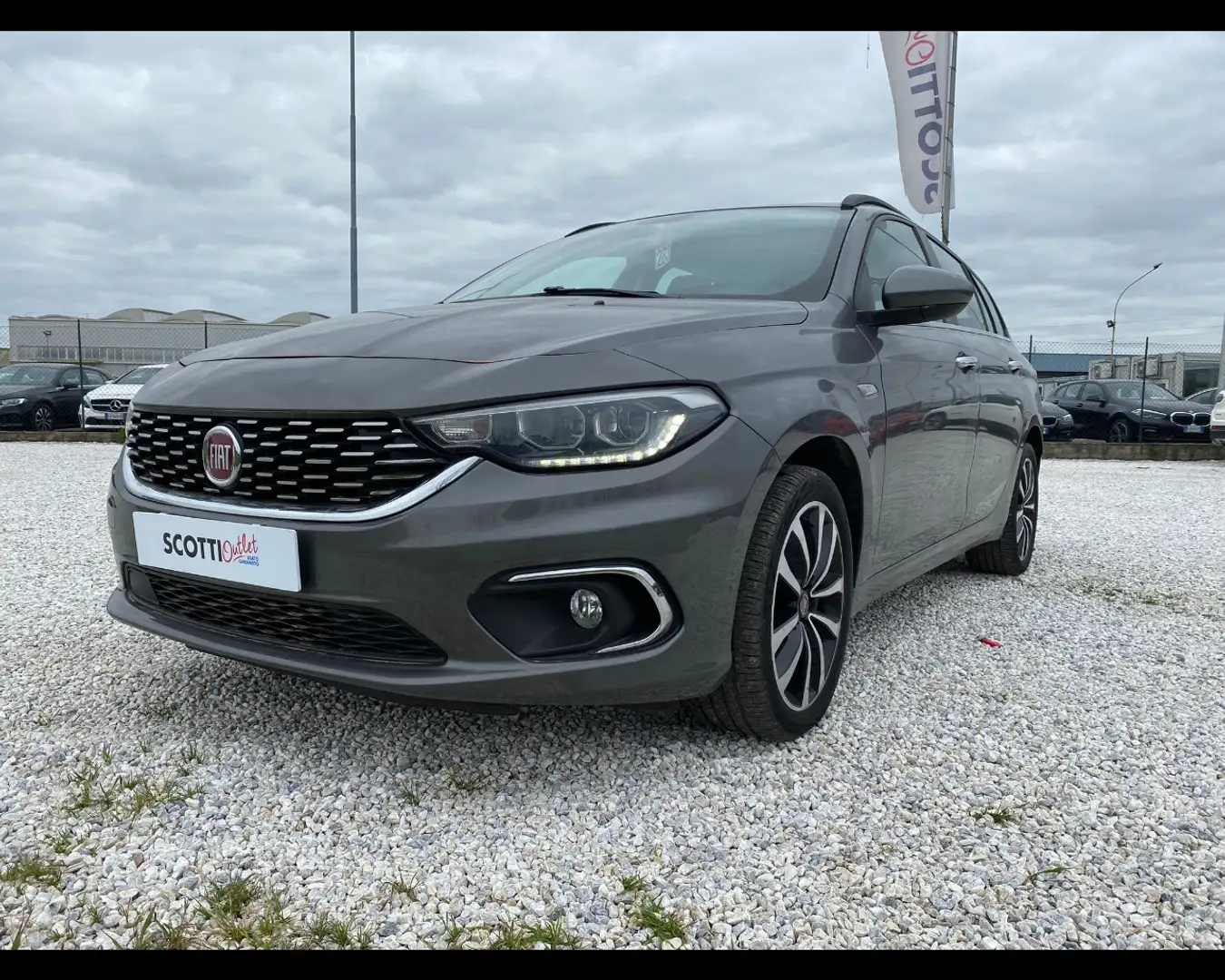 Fiat Tipo Station Wagon 1.6 Multijet Lounge Gris - 1