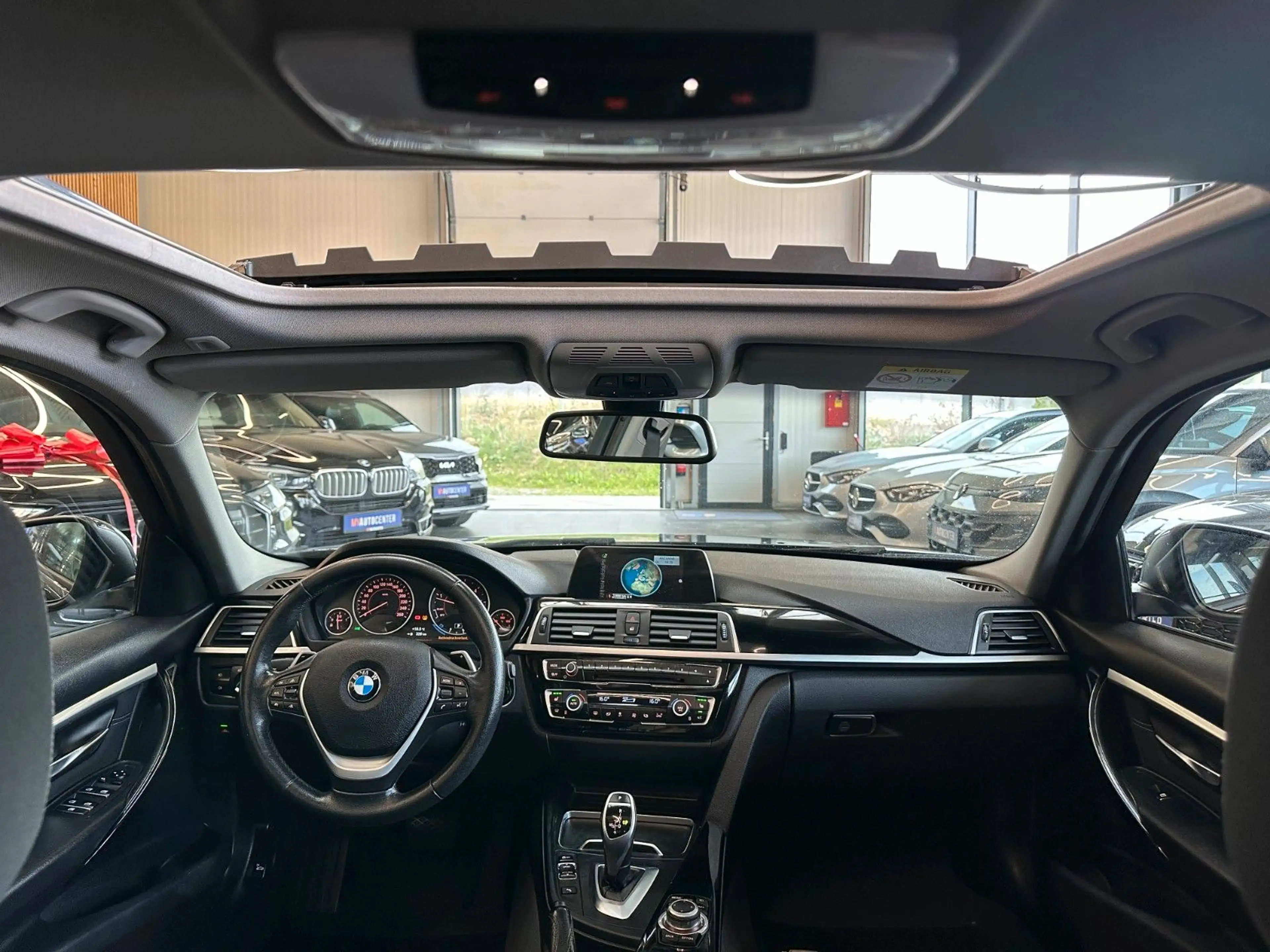 BMW 325 *KEYLESS*PANO*1.HAND*TÜV02/28*2-ZONEN*ACC*PDC — photo 6