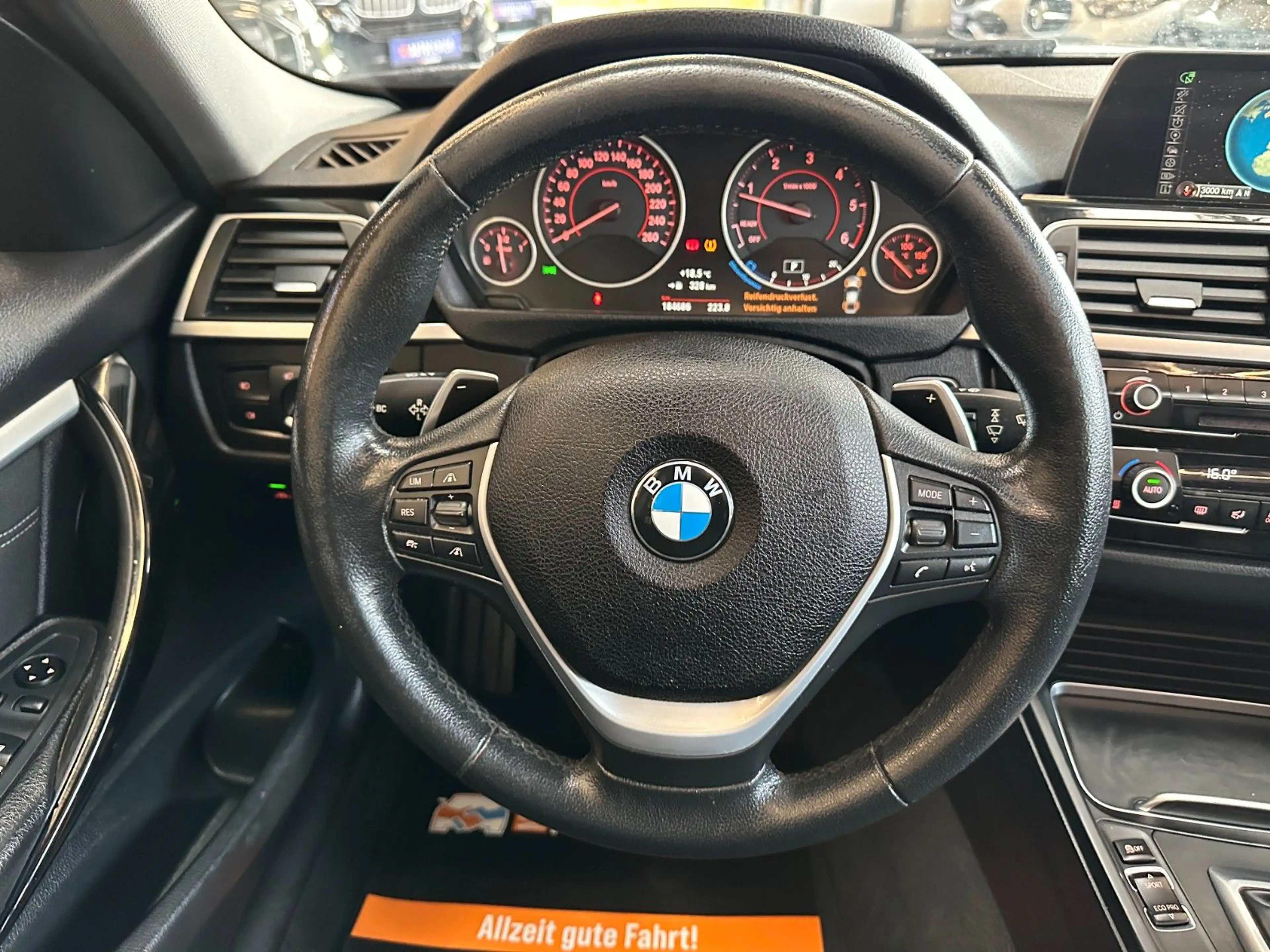 BMW 325 *KEYLESS*PANO*1.HAND*TÜV02/28*2-ZONEN*ACC*PDC — photo 8