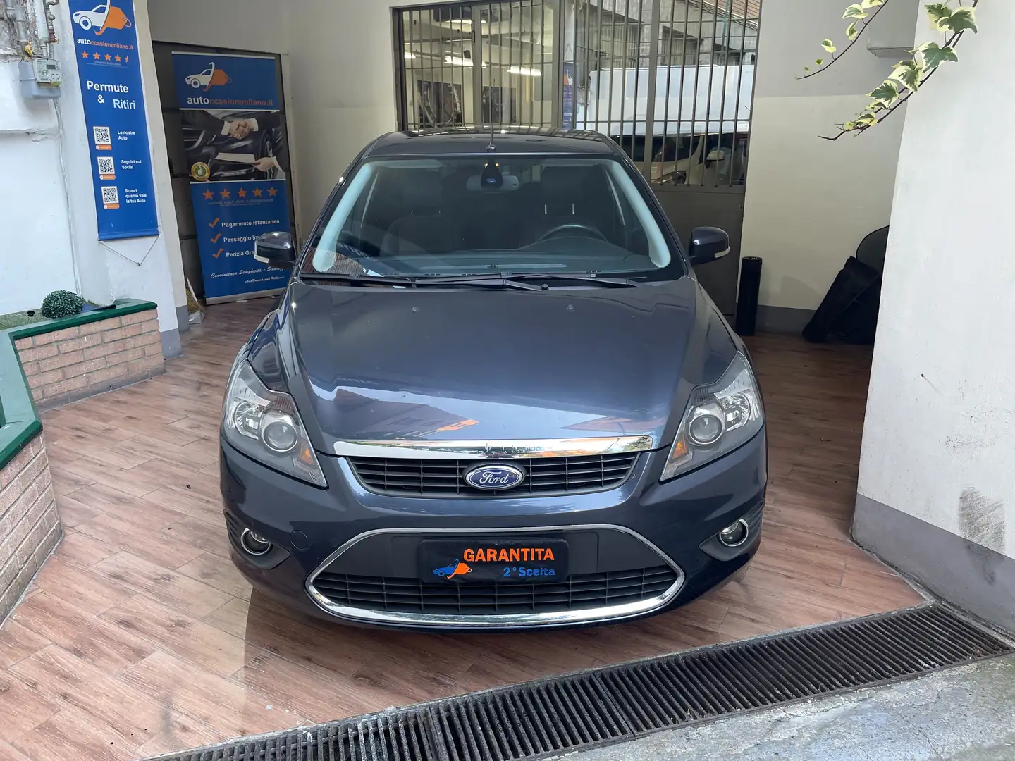 Ford Focus UNICO PROPRIETARIO - DISTRIBUZIONE GIA' ESEGUITA Grigio - 2