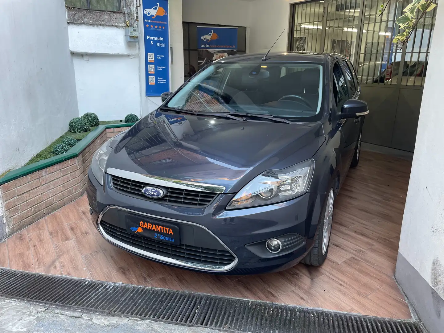 Ford Focus UNICO PROPRIETARIO - DISTRIBUZIONE GIA' ESEGUITA Grigio - 1