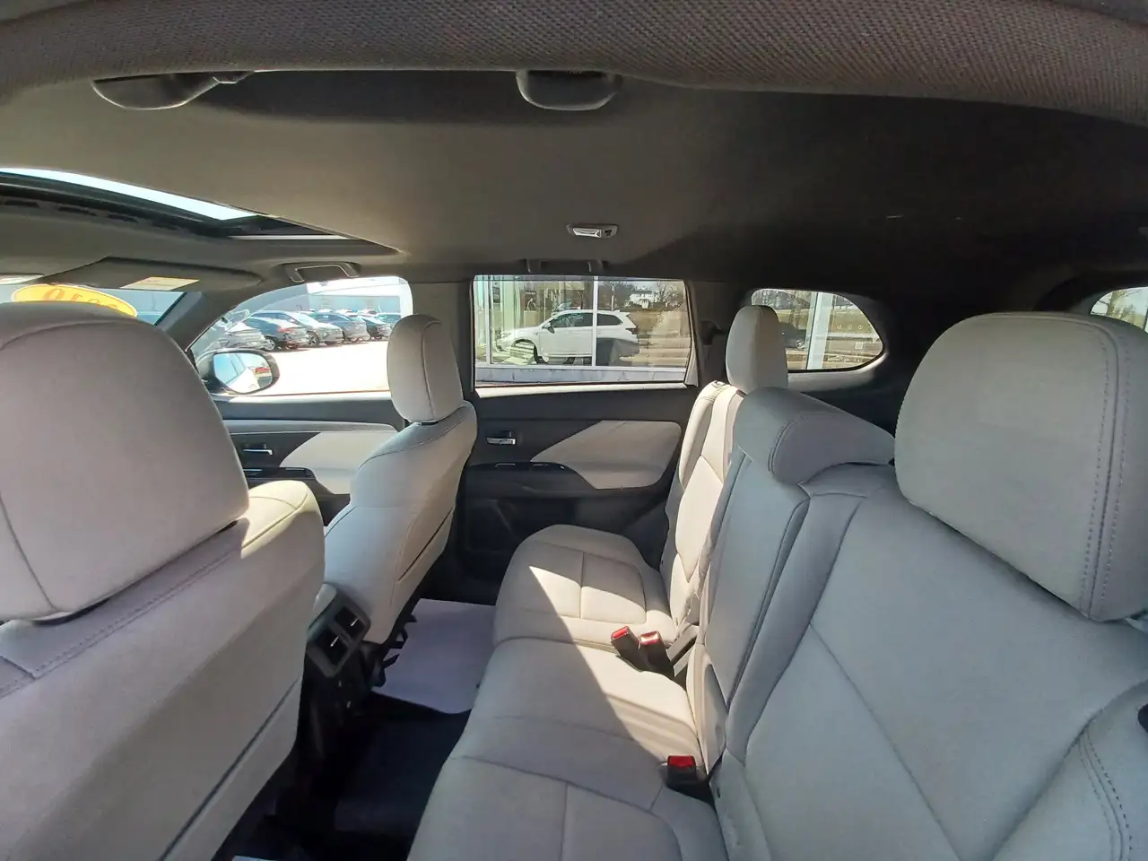 Mitsubishi Outlander снимка Mitsubishi Outlander