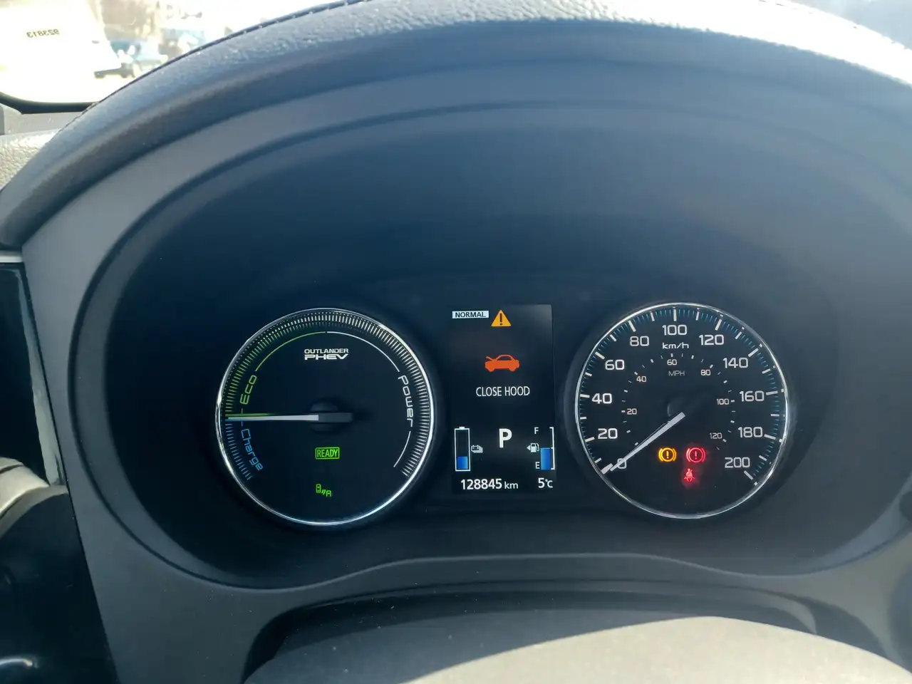 Mitsubishi Outlander снимка Mitsubishi Outlander