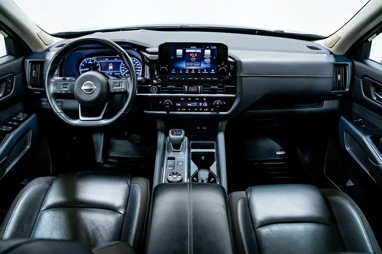 Nissan Pathfinder снимка Nissan Pathfinder