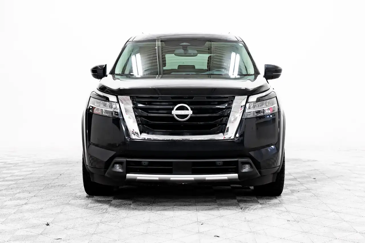 Nissan Pathfinder снимка Nissan Pathfinder