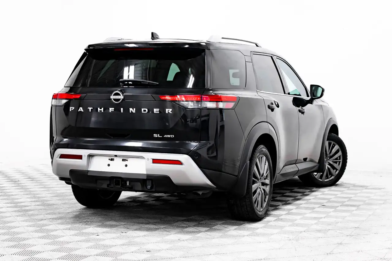 Nissan Pathfinder снимка Nissan Pathfinder