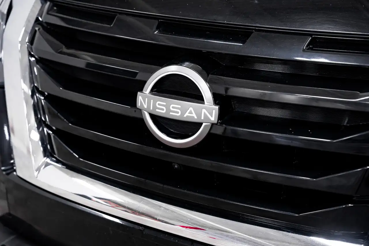 Nissan Pathfinder снимка Nissan Pathfinder