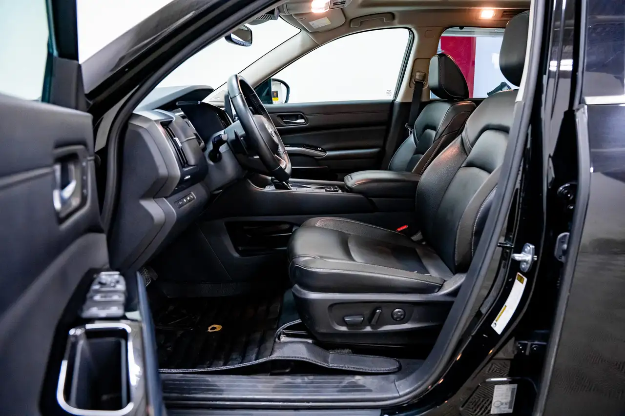 Nissan Pathfinder снимка Nissan Pathfinder