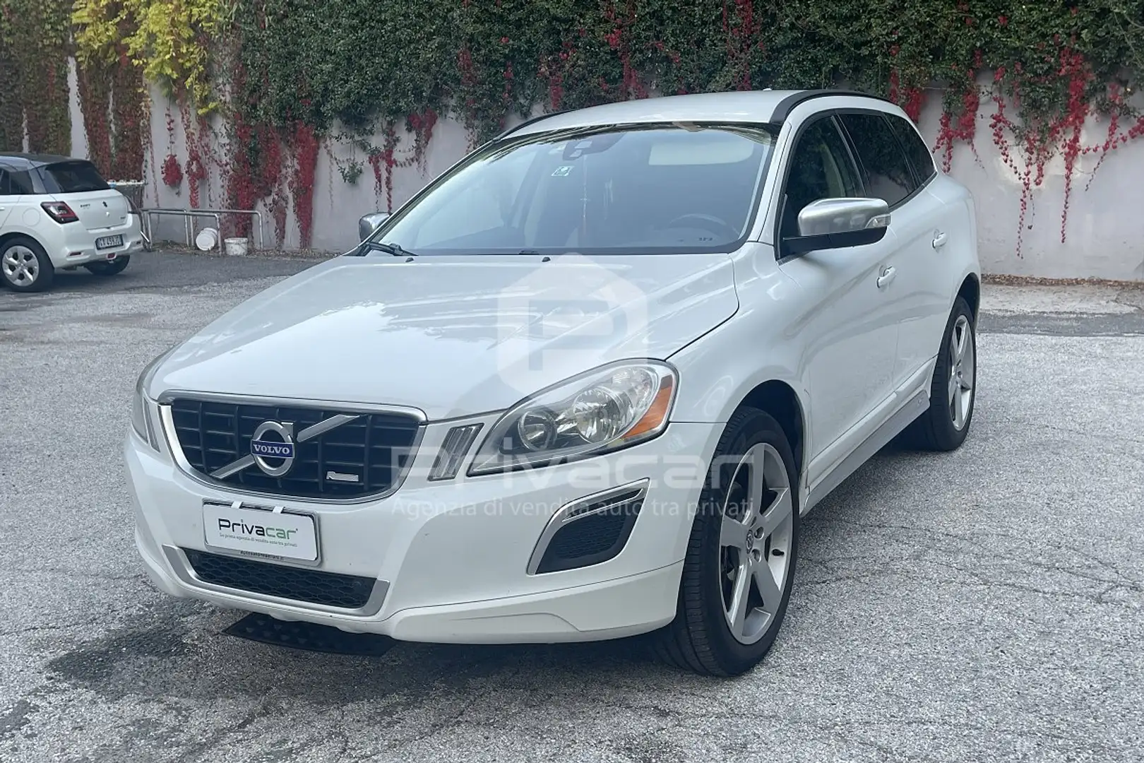Volvo XC60 XC60 D3 AWD Geartronic R-design Bianco - 1