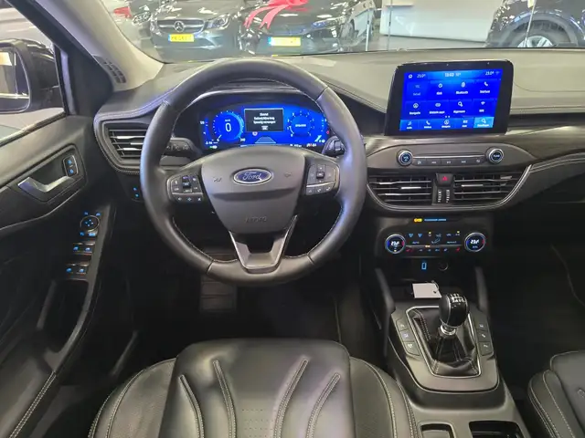 Ford Focus view 3