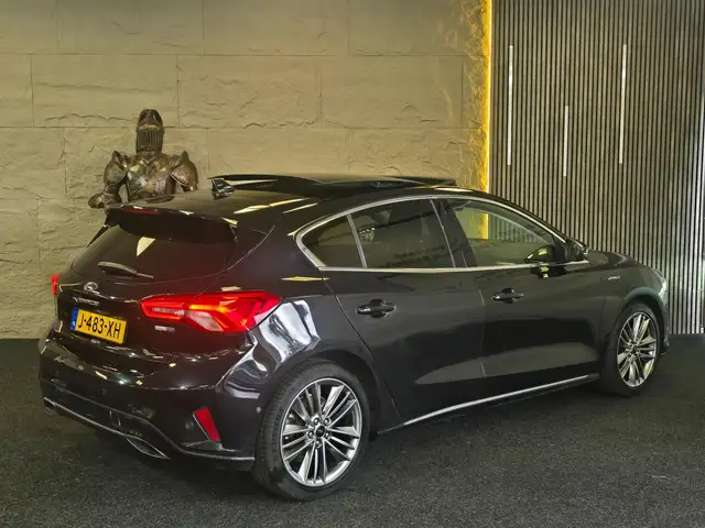 Ford Focus view 2